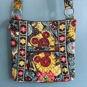 Cartera Bandolera Vera Bradley Disney Oculta Mickey Flor Ducha Hipster - Imagen 1 de 10
