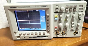 tektronix oscilloscope TDS 3012B, no probes included - Picture 1 of 7