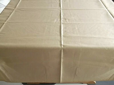 Piece de tissu ameublement beige satiné ( 143 x 125 cms ) - Photo 1/4