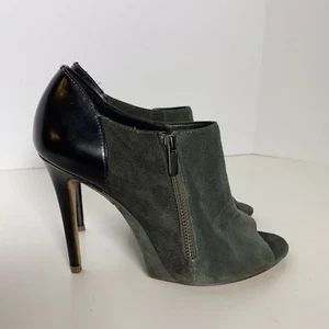 Elie Tahari Olive Green & Black Suede Pumps Heels Size 39.5 - Picture 1 of 9