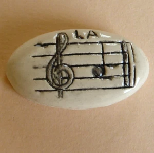 Fève artisanale dragée du MH 1993 - Les Notes de Musique : le La - Picture 1 of 1