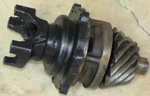 1973-87 GM 14 Bolt 10.5 Full Float Yoke Pinion Gear 4.10 OEM - Picture 1 of 11
