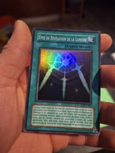 Yu-Gi-Oh! Épée de Révélation de la Lumière LDD-C101 • French • Foil Holo  - Picture 1 of 2