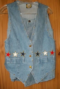 Designs Limited Star Studded Stonewashed Denim Shorts (Größe L) & Weste (Größe M) - Bild 1 von 12