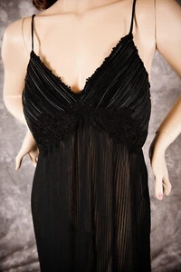Vintage Intime' of California Crystal Pleated Nightgown Pleated Bodice Size M/L - Picture 1 of 10