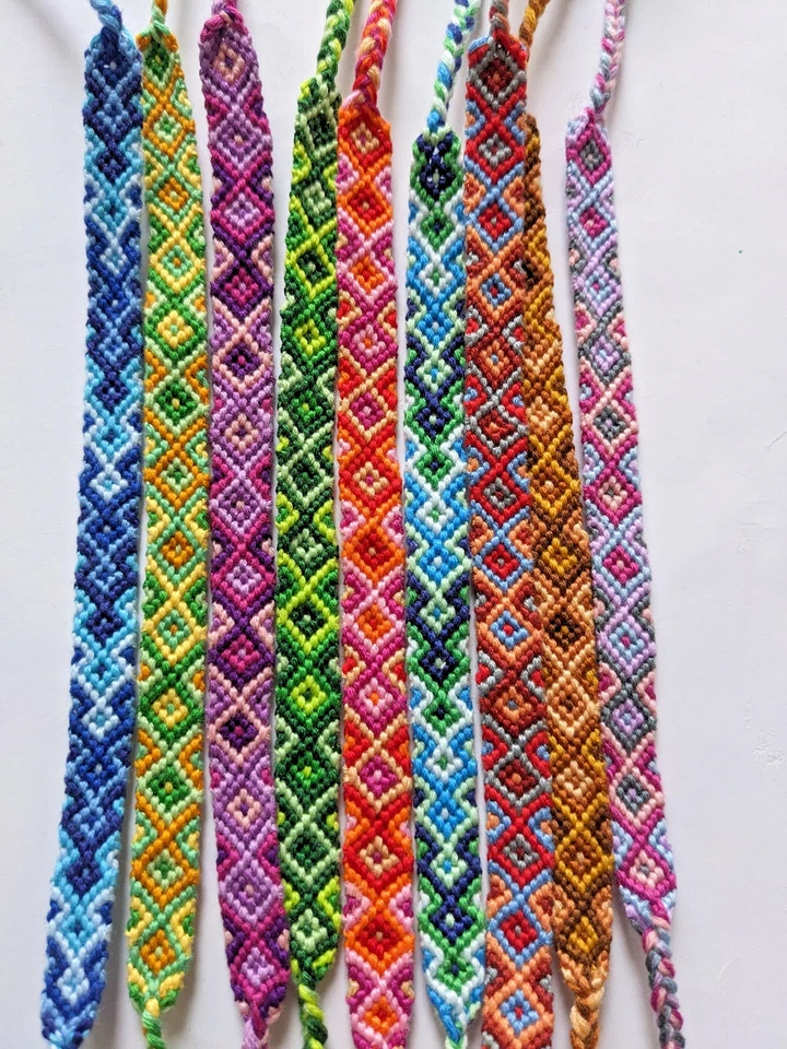 Freundschaftsarmband Freundschaftsband geknüpft Ethno Bunt geflochten - Bild 1 von 3
