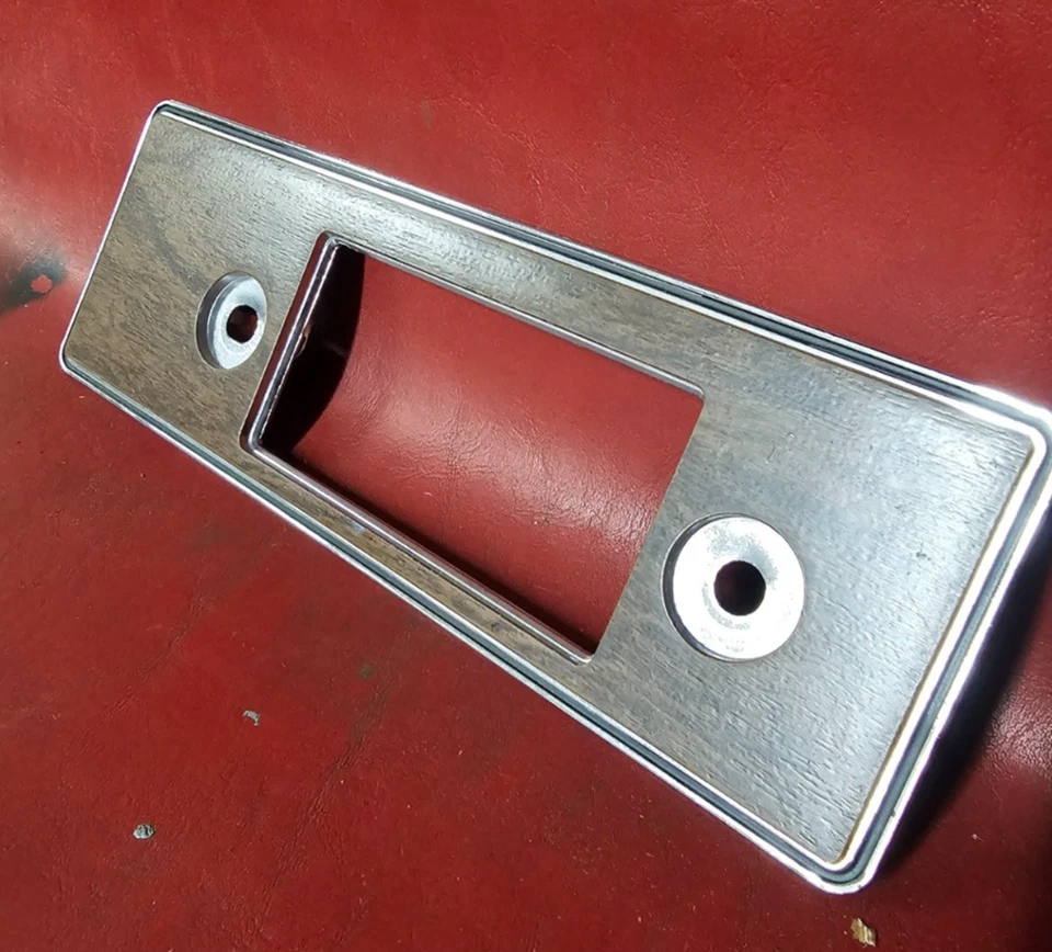 Nuevo de Lote Antiguo 1971 1972 Ford Galaxie LTD Country Squire Radio Bisel Woodgrain D1AA-18842 Foto 1 de 4