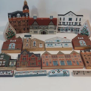 Cats Meow 17pc Christmas Village Lot 1991–97 Faline Signed Rocky Mountain & More - Picture 1 of 21