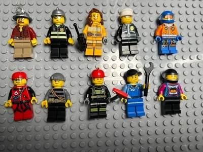 LEGO Lote de 10 Minifiguras Ciudad/Pueblo - Completo con accesorios Foto 1 de 3