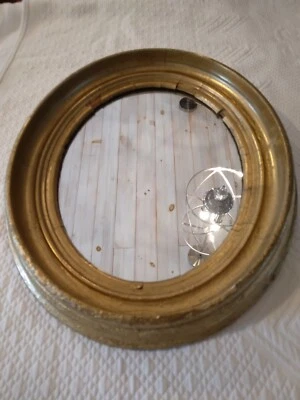 Antique Oval gilt Victorian mirror. - Image 1 of 4