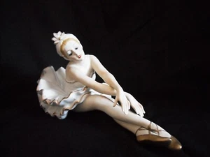 VNT LARGE BALLERINA DYING SWAN LAKE FIGURINE BY CAPODIMONTE - Picture 1 of 10