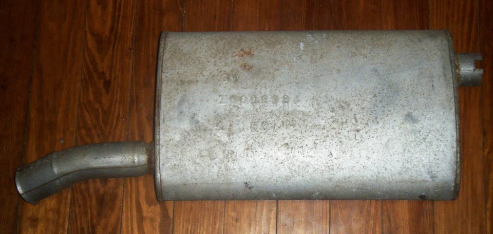 Silenciador de escape Pontiac Bonneville Catalina 1979 1980 GM 10009984 4,9 L #25 nuevo de lote Foto 1 de 4