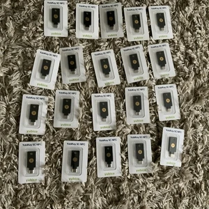 Yubico YubiKey 5C NFC (NOWY ZAPIECZĘTOWANY) x20 - Zdjęcie 1 z 3