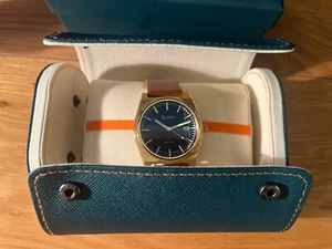 Orologio Accurist London Origin oro e marrone 70010 quadrante blu prezzo consigliato £ 169 - Foto 1 di 11