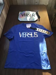 Herren Versus by Versace königsblau T-Shirt L schmale Passform VERSUS AUF DER VORDERSEITE BEDRUCKT - Bild 1 von 11