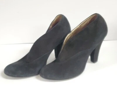 Botines Tacones MARC JACOBS Gamuza Negros Hechos en Italia Talla 38 Euro (US 7) Excelente  Foto 1 de 4