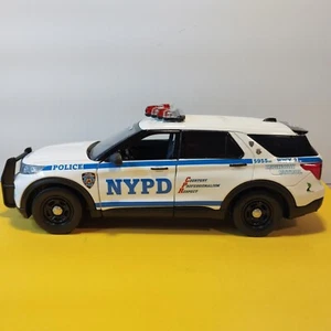 New York Police Department (NYPD)Highway Patrol 2022 Ford Explorer Model 1:24 - Picture 1 of 6