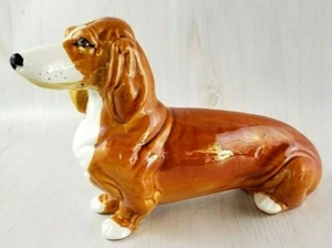 Dachshund - Estatuilla de cerámica perro basset hound marrón y blanco - Imagen 1 de 6