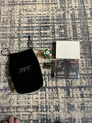 Juego de 40 cartas promocionales UFC 2003 de colección fichas y dados de póker Tito Ortiz Ken trébol Foto 1 de 4