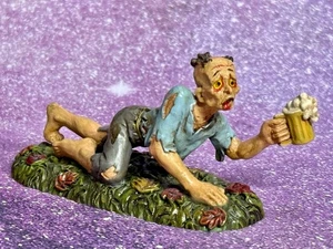 DEPT 56 HALLOWEEN VILLAGE - ZOMBIE PUB CRAWL 4036601 ACCESSORIO SPETTRALE COME NUOVO WBX - Foto 1 di 7
