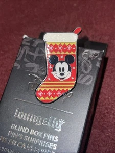 Mickey Mouse Weihnachtsstrumpf Emaille Pin - Loungefly Mystery Disney Pin - Bild 1 von 5