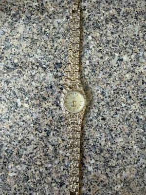 Relógio de quartzo edição limitada Genebra com uma pulseira estilo pepita dourada - Imagem 1 de 4