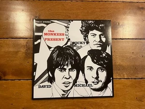 THE MONKEES RECORD THE MONKEES PRESENT YELLOW VINYL RECORD FRM-117 12" - Picture 1 of 11