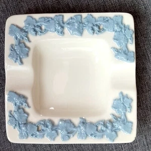 Vintage WEDGWOOD Lavender Queensware Embossed ASHTRAY Trinket Ring Tray Square - Picture 1 of 5