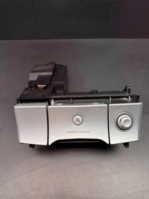 Chrysler Crossfire Consola Central Puerto de Carga Auxiliar Cenicero Porta Monedas 04-08 Fabricante de Equipo Original Foto 1 de 4