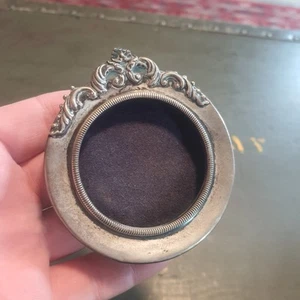 Kleiner Bakelit- oder früher Kunststoffrahmen antik silber floral Vintage - Bild 1 von 5
