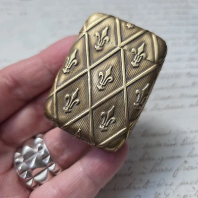 Pyrogène Ancien Fleurs De Lys Royaliste en Laiton Fin XIXè Allumettes Vesta - Photo 1/4