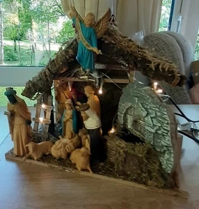 Nativity Set with unusual water well feature + full set of figures .. please see - Picture 1 of 14