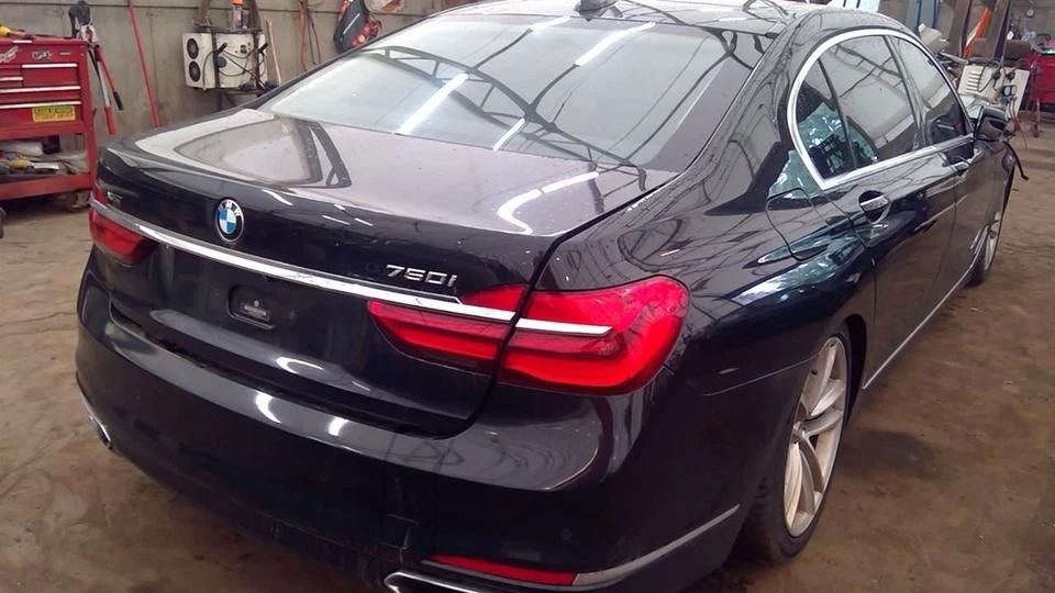 (LOCAL PICKUP ONLY) Rear Bumper Park Assist Fits 16-19 BMW 750i 6644284 Foto 1 de 4