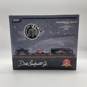 Dale Earnhardt Jr H.O. Set treno Looney Tunes set 7 pezzi Revell edizione limitata - Foto 1 di 12