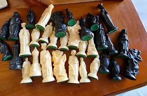 Vintage ANRI Chess Pieces Renaissance Medieval E.S. Lowe 32 pieces - Picture 1 of 13