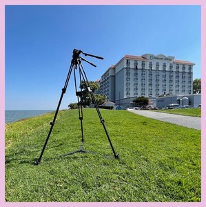 Manfrotto 525MVB tripod + Manfrotto 503HDV fluid head + original case.