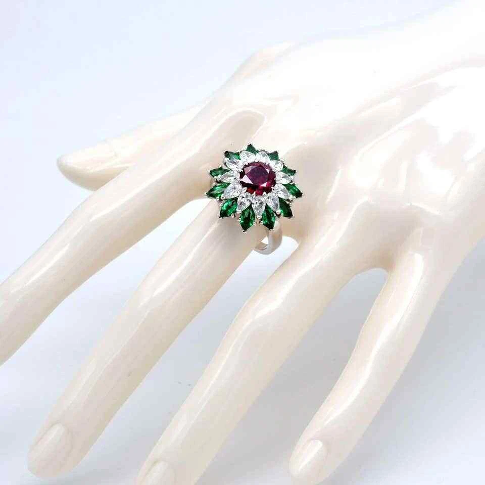 Sparkling Red 2.79CT Ruby With Green Emerald & White CZ Star Cluster Women Ring - Image 1 of 4