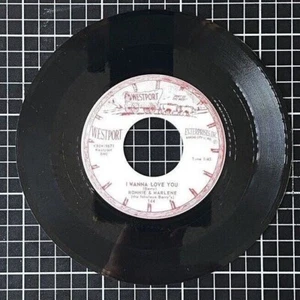 Ronnie & Marlene (The Fabulous Berry's)  Marlene Rockabilly 45 RPM Vinyl NM+  - Foto 1 di 2