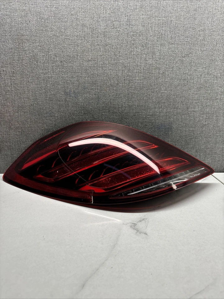 2018-2020 MERCEDES BENZ S550 S-CLASS LEFT SIDE TAIL LIGHT OEM - Image 1 of 4