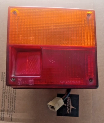 86-91 YUGO GV LUZ TRASERA DERECHA CON LÁMPARA GIRATORIA ÁMBAR LOC-173DG Foto 1 de 4