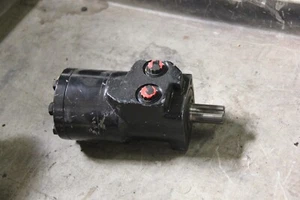 UNUSED DANFOSS HYDRUALIC ORBITAL MOTOR - Picture 1 of 3