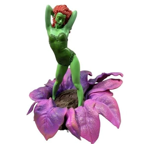 POISON IVY 9 英寸 DC Gallery Diorama 雕像钻石精选玩具人偶 — 第 1/4 张图片