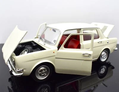 Modellino auto SIMCA 1000 scala 1:24 diecast modellismo da collezione statico - Immagine 1 di 4