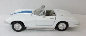 1967 Chevrolet Corvette Stingray Scale 1:24 blue stripe - Picture 1 of 6