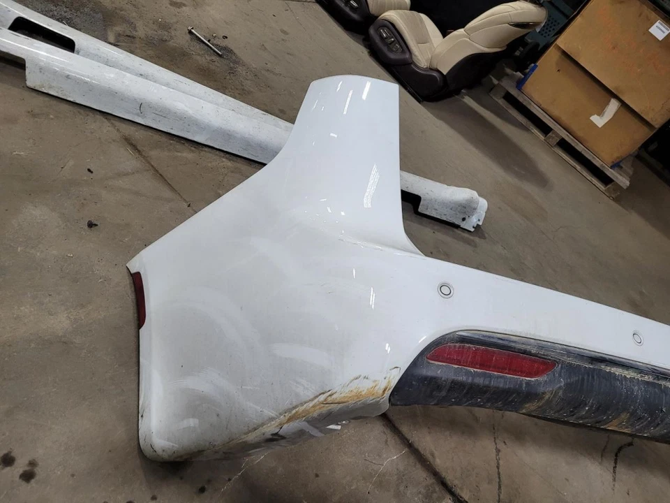 (SOLO RECOGIDA LOCAL) Parachoques trasero con asistente de estacionamiento trasero compatible con 17-24 PACIFICA 204608 Foto 1 de 4