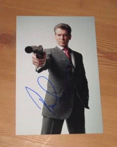 James Bond 007 PIERCE BROSNAN Autógrafo Original ¡FOTO GRANDE! - Imagen 1 de 1