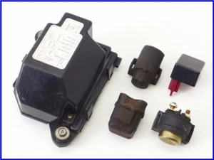 5x05MG08 KAWASAKI 1993 GPz900R Genuine relay & fuse set - Picture 1 of 7