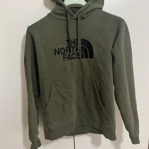 THE NORTH FACE - Felpa verde militar scuro uomo con cappuccio e ricamo logo nero - Foto 1 di 5