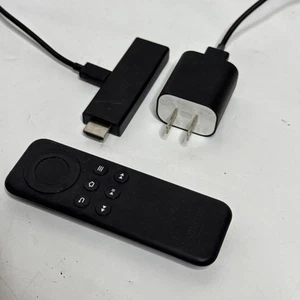 Reproductor multimedia de transmisión Amazon W87CUN 1ª generación Fire TV Stick con control remoto y cargador - Imagen 1 de 2