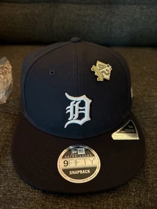New Era 9fifty Detroit Tigers Retro Crown Jackie Robinson SnapBack Hat W/ Pin - Picture 1 of 3